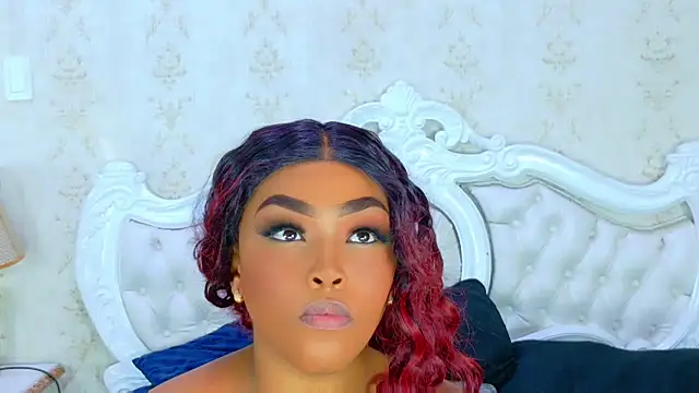 Snapshot of TianahGlow chatting on 6, 11, 2025 TianahGlow online show from 6, 11, 2025