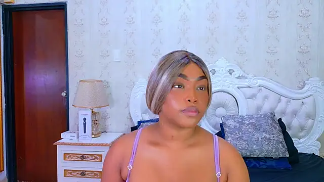 Snapshot of TianahGlow chatting on 12, 11, 2025 TianahGlow online show from 12, 11, 2025