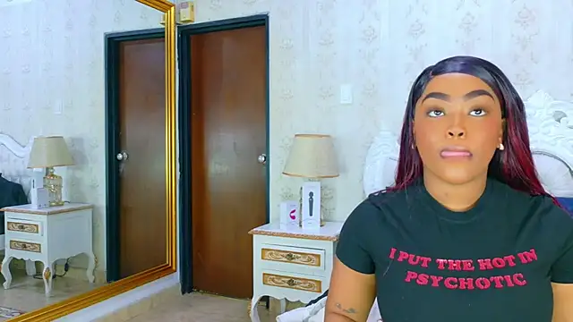 Snapshot of TianahGlow chatting on 19, 11, 2025 TianahGlow online show from 19, 11, 2025