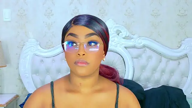 Snapshot of TianahGlow chatting on 20, 11, 2025 TianahGlow online show from 20, 11, 2025