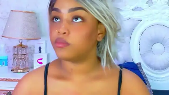 Snapshot of TianahGlow chatting on 13, 3, 2026 TianahGlow online show from 13, 3, 2026