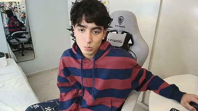 Snapshot of salvatore_montt chatting on 29, 11, 2025 salvatore montt online show from 29, 11, 2025