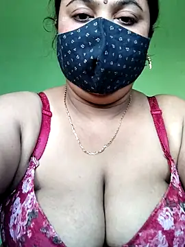 Snapshot of rani130 chatting on 15, 10, 2025 rani130 online show from 15, 10, 2025