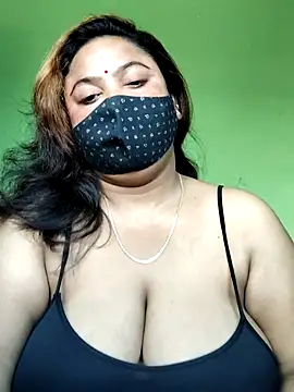 Snapshot of rani130 chatting on 10, 11, 2025 rani130 online show from 10, 11, 2025