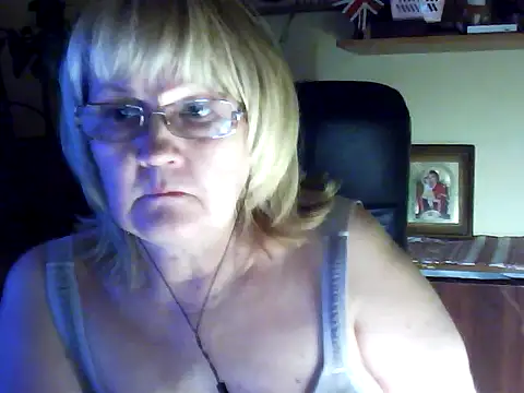Snapshot of Violet5364 chatting on 20, 11, 2025 Violet5364 online show from 20, 11, 2025