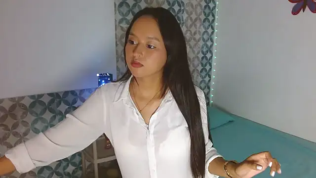 Emilybateee online show from 3, 11, 2025