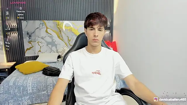 Snapshot of Estiv18_ chatting on 9, 3, 2026 Estiv18 online show from 9, 3, 2026