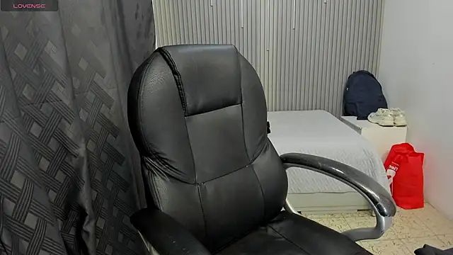 Snapshot of Estiv18_ chatting on 11, 3, 2026 Estiv18 online show from 11, 3, 2026