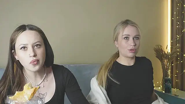 girlstirp online show from 21, 3, 2025