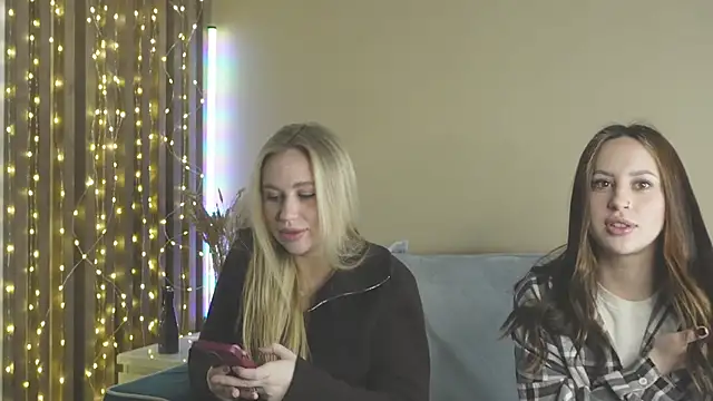 girlstirp online show from 22, 3, 2025