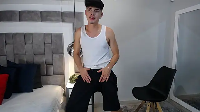 DrakeCollinss online show from 17, 2, 2025