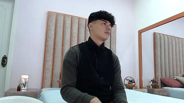 DrakeCollinss online show from 5, 3, 2025