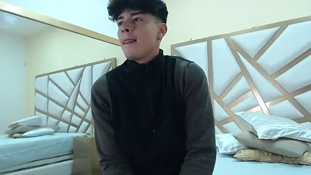 DrakeCollinss online show from 8, 3, 2025