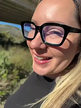 Snapshot of Mona_Plus chatting on 17, 3, 2026 Mona Plus online show from 17, 3, 2026