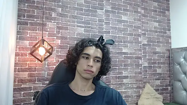 Snapshot of andrea_ocasio chatting on 17, 2, 2025 andrea ocasio online show from 17, 2, 2025