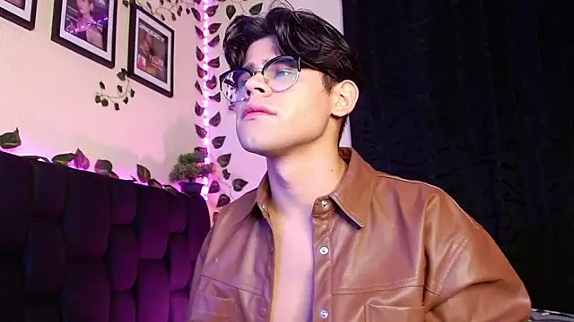 isaac-saenz online show from 19, 2, 2025