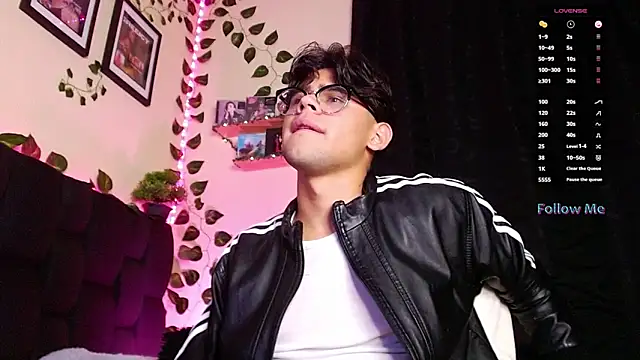 isaac-saenz online show from 25, 2, 2025