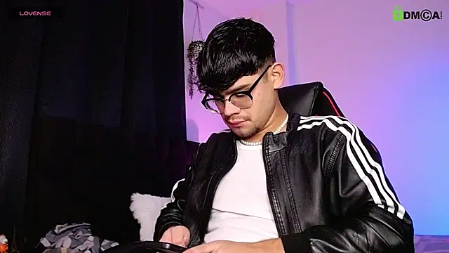 isaac-saenz online show from 5, 11, 2025