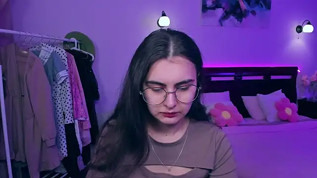 GabriellaMays online show from 4, 3, 2025