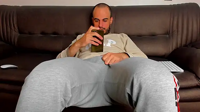 Snapshot of sexyhotmusclesforyou1 chatting on 2, 3, 2025 sexyhotmusclesforyou1 online show from 2, 3, 2025