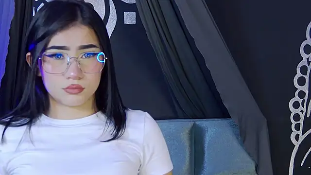 Arii moon online show from 27, 10, 2025