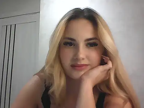 Snapshot of GoddessTenderness chatting on 23, 10, 2025 GoddessTenderness online show from 23, 10, 2025