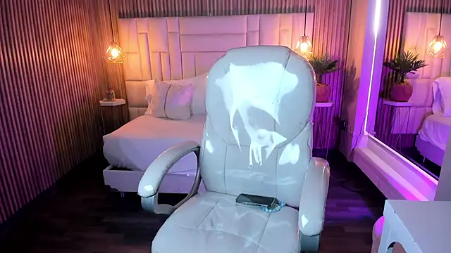 MelanieHillss online show from 19, 10, 2025