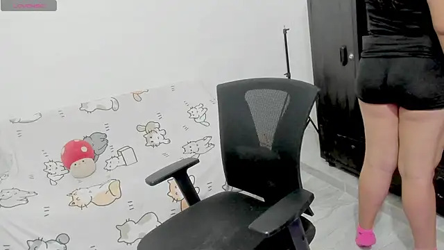 Naoko 7w7 online show from 25, 11, 2025