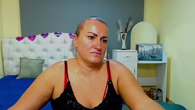 DianaMGG online show from 10, 10, 2025