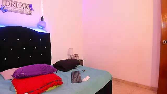 Melany  dreams online show from 20, 2, 2025