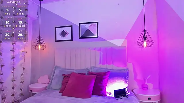 Bella walker  online show from 18, 12, 2025