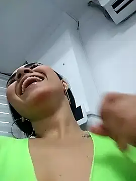 Snapshot of Natty_roberts_ chatting on 5, 3, 2026 Natty roberts online show from 5, 3, 2026