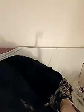 Loly2025 online show from 13, 11, 2025