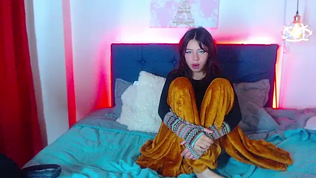 Snapshot of fyreandfox_ chatting on 6, 3, 2025 fyreandfox  online show from 6, 3, 2025