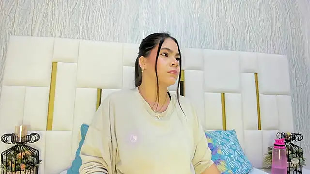 hillary uckerman  online show from 3, 11, 2025