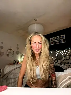 Snapshot of Fiery_Blonde_LexiX chatting on 3, 11, 2025 Fiery Blonde LexiX online show from 3, 11, 2025