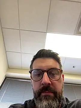 plaintreebull online show from 11, 3, 2026