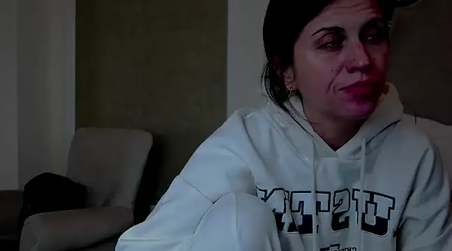 Snapshot of ScarlettShine chatting on 18, 2, 2025 ScarlettShine online show from 18, 2, 2025