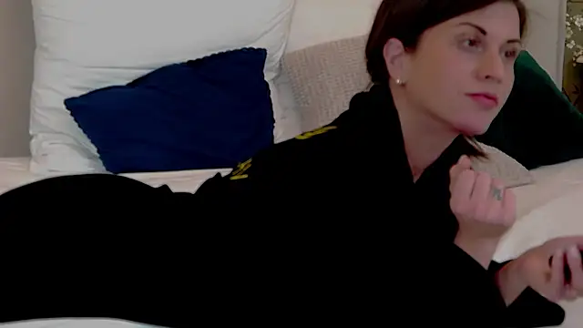 Snapshot of ScarlettShine chatting on 23, 2, 2025 ScarlettShine online show from 23, 2, 2025