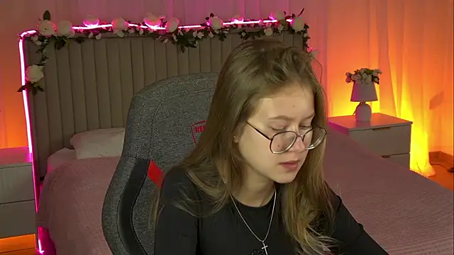 EveMundie online show from 21, 10, 2025