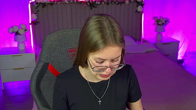 EveMundie online show from 25, 11, 2025