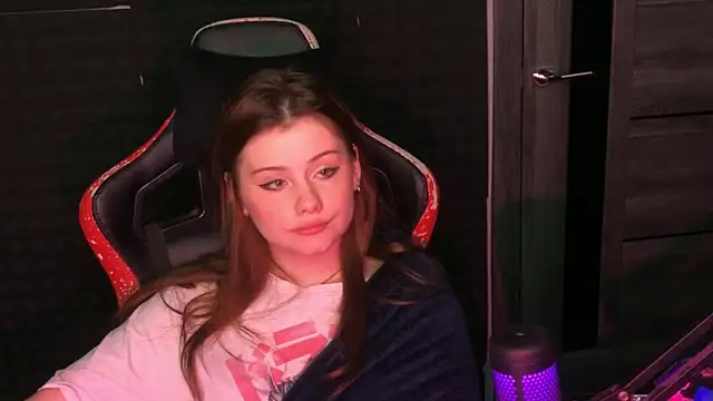 Snapshot of baby_Milaaaaaaa chatting on 23, 2, 2025 baby Milaaaaaaa online show from 23, 2, 2025