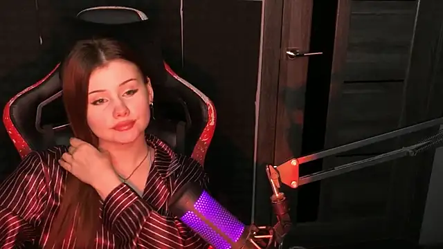 Snapshot of baby_Milaaaaaaa chatting on 6, 3, 2025 baby Milaaaaaaa online show from 6, 3, 2025