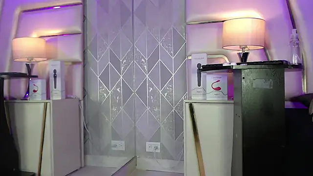 Snapshot of AnahisBennett chatting on 31, 10, 2025 AnahisBennett online show from 31, 10, 2025