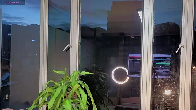 Snapshot of Ivanna_West chatting on 9, 10, 2025 Ivanna West online show from 9, 10, 2025