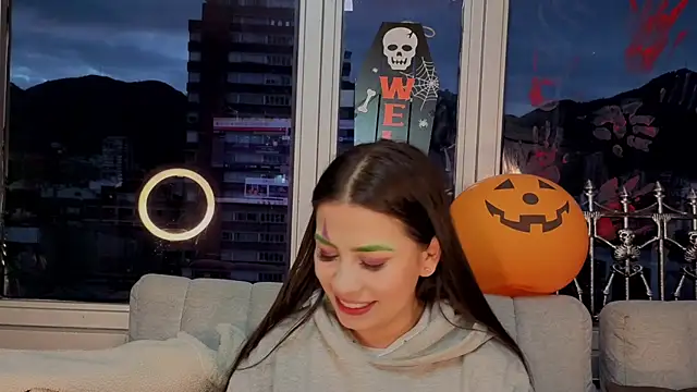 Snapshot of Ivanna_West chatting on 14, 10, 2025 Ivanna West online show from 14, 10, 2025