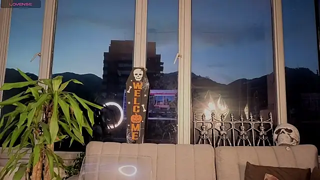 Snapshot of Ivanna_West chatting on 15, 10, 2025 Ivanna West online show from 15, 10, 2025