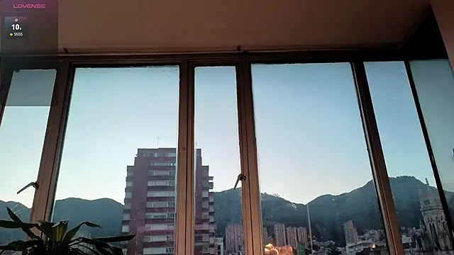 Snapshot of Ivanna_West chatting on 23, 10, 2025 Ivanna West online show from 23, 10, 2025