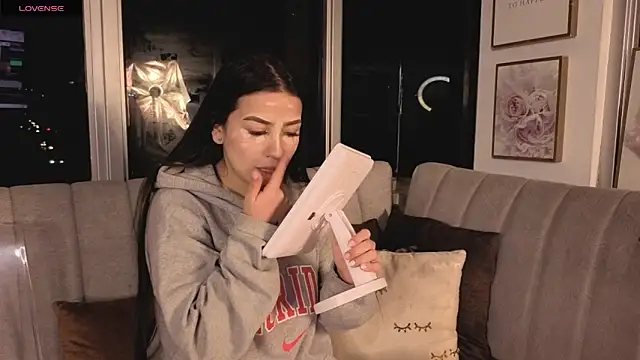 Snapshot of Ivanna_West chatting on 12, 11, 2025 Ivanna West online show from 12, 11, 2025