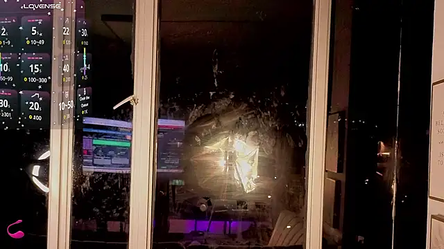 Snapshot of Ivanna_West chatting on 19, 11, 2025 Ivanna West online show from 19, 11, 2025